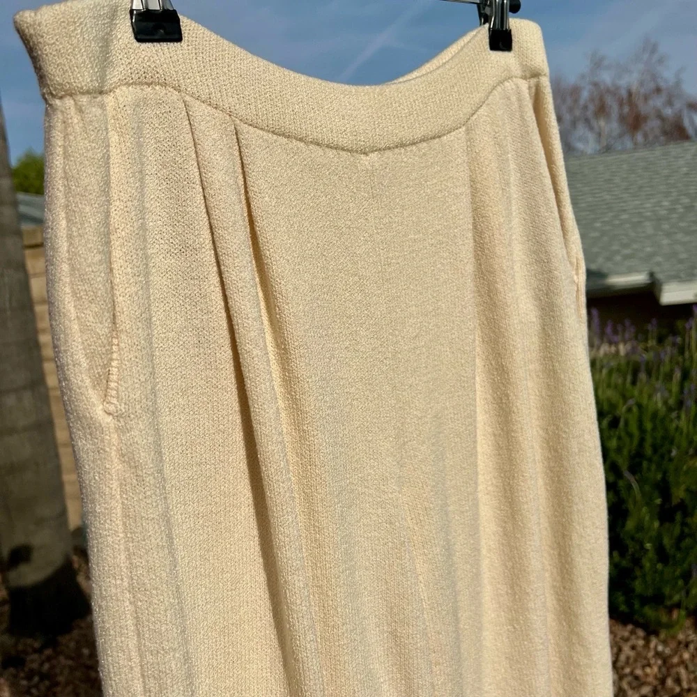 St John Knit Pants Santana Loose Fit Crop Trouser Cream Size 4 Small fits Medium